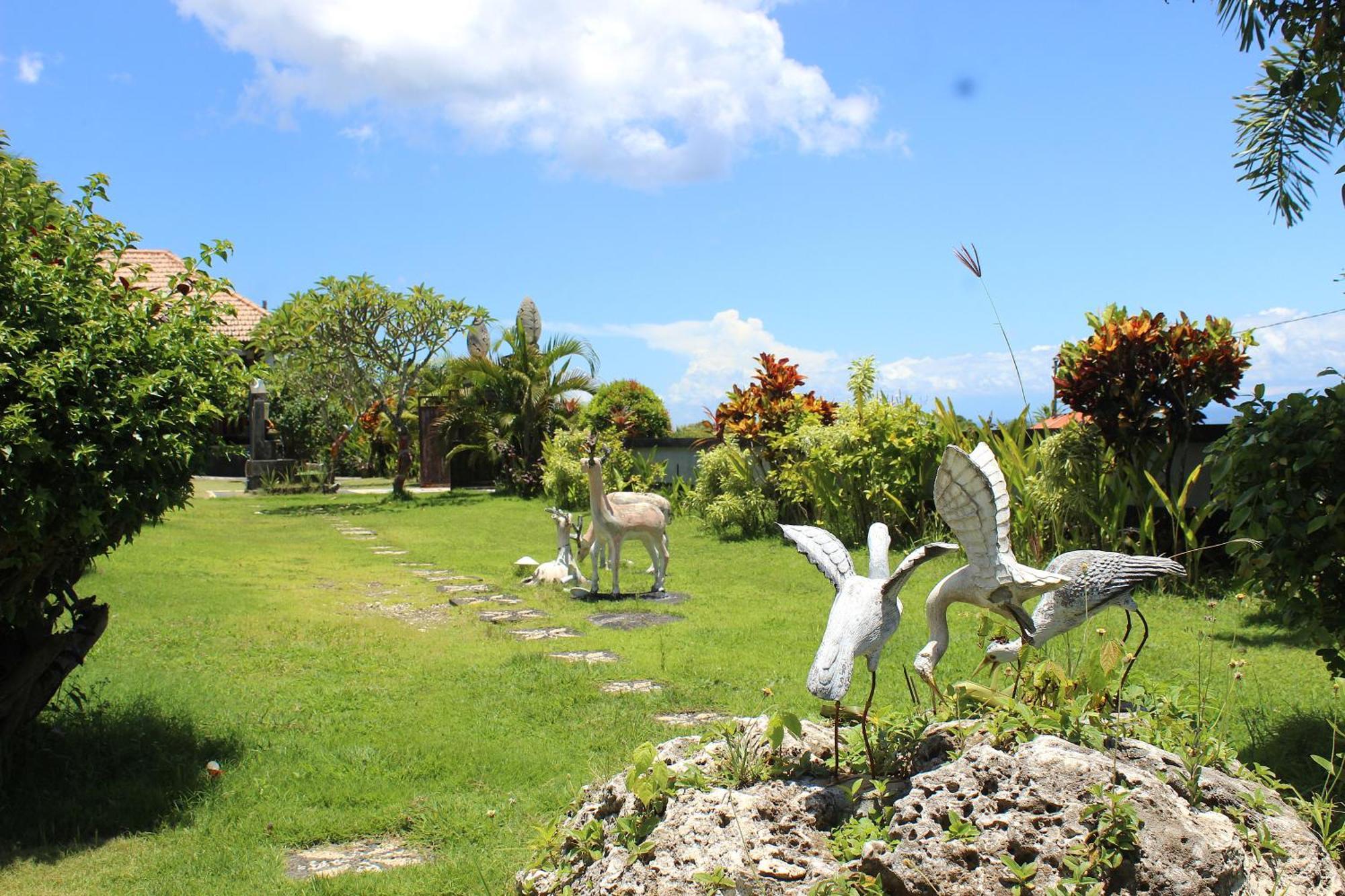 Reynten Hill Resort Batununggul Exterior foto
