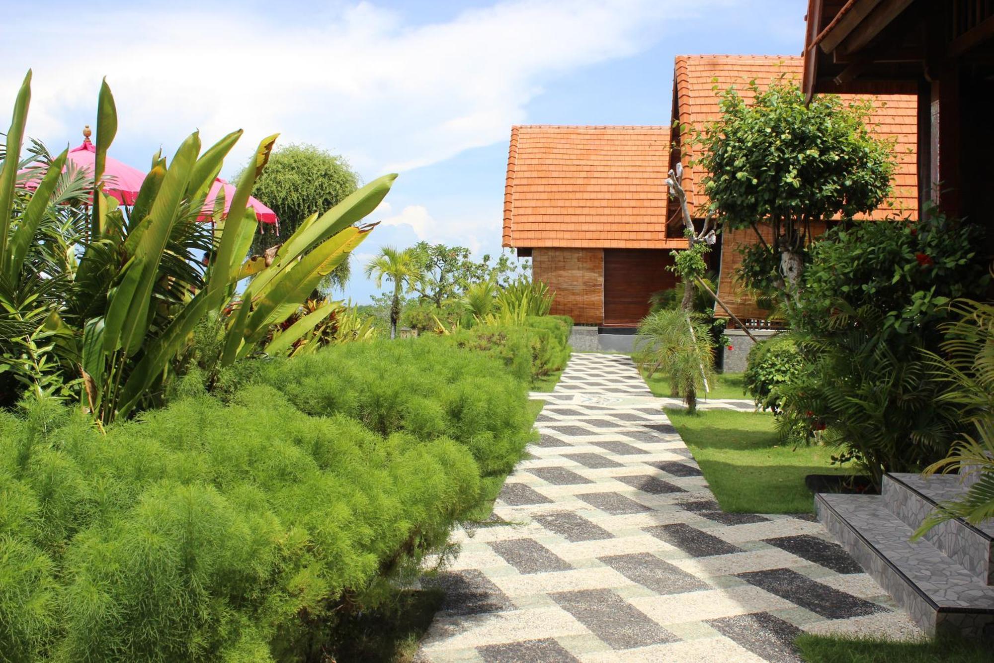Reynten Hill Resort Batununggul Exterior foto