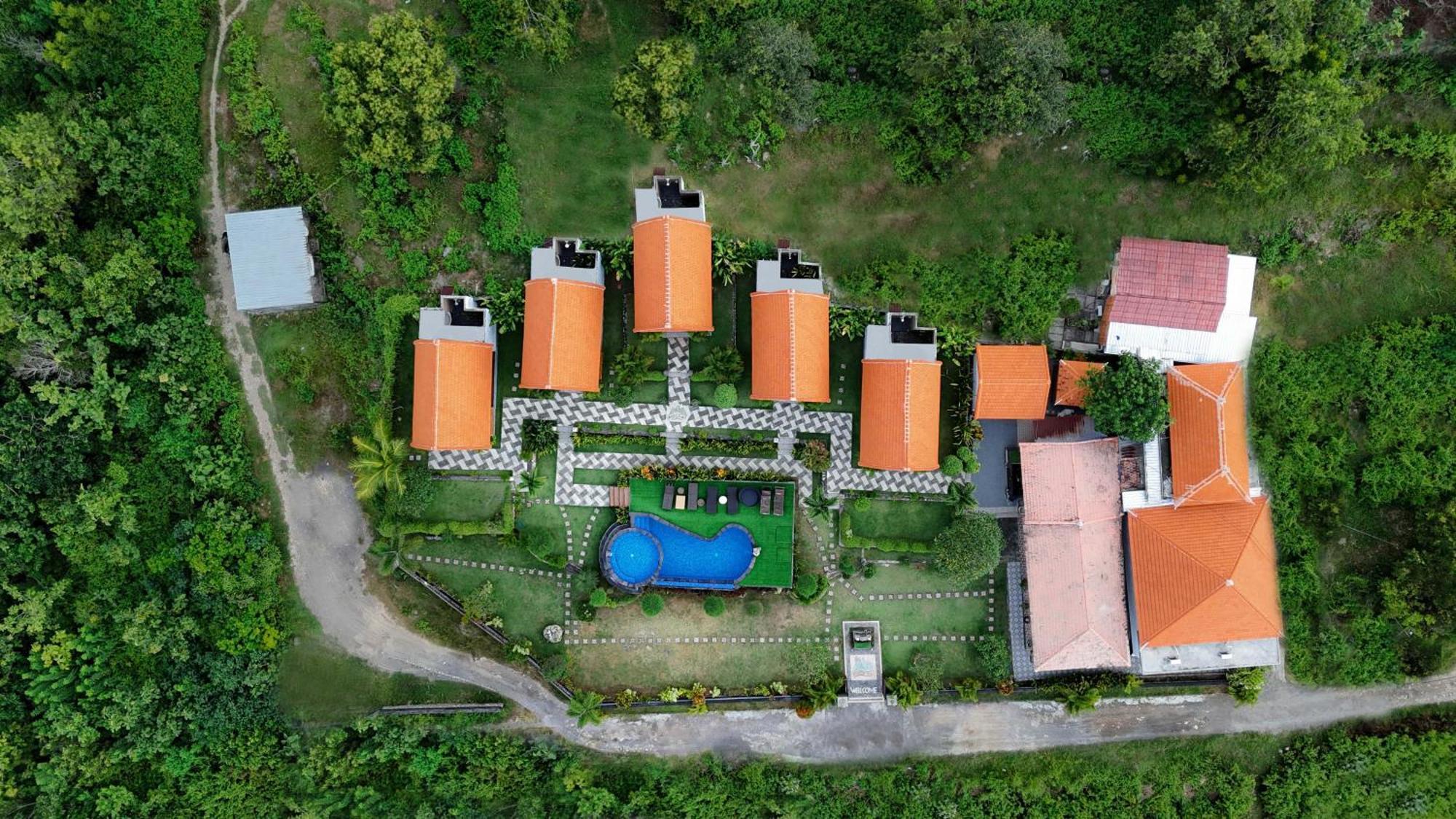 Reynten Hill Resort Batununggul Exterior foto