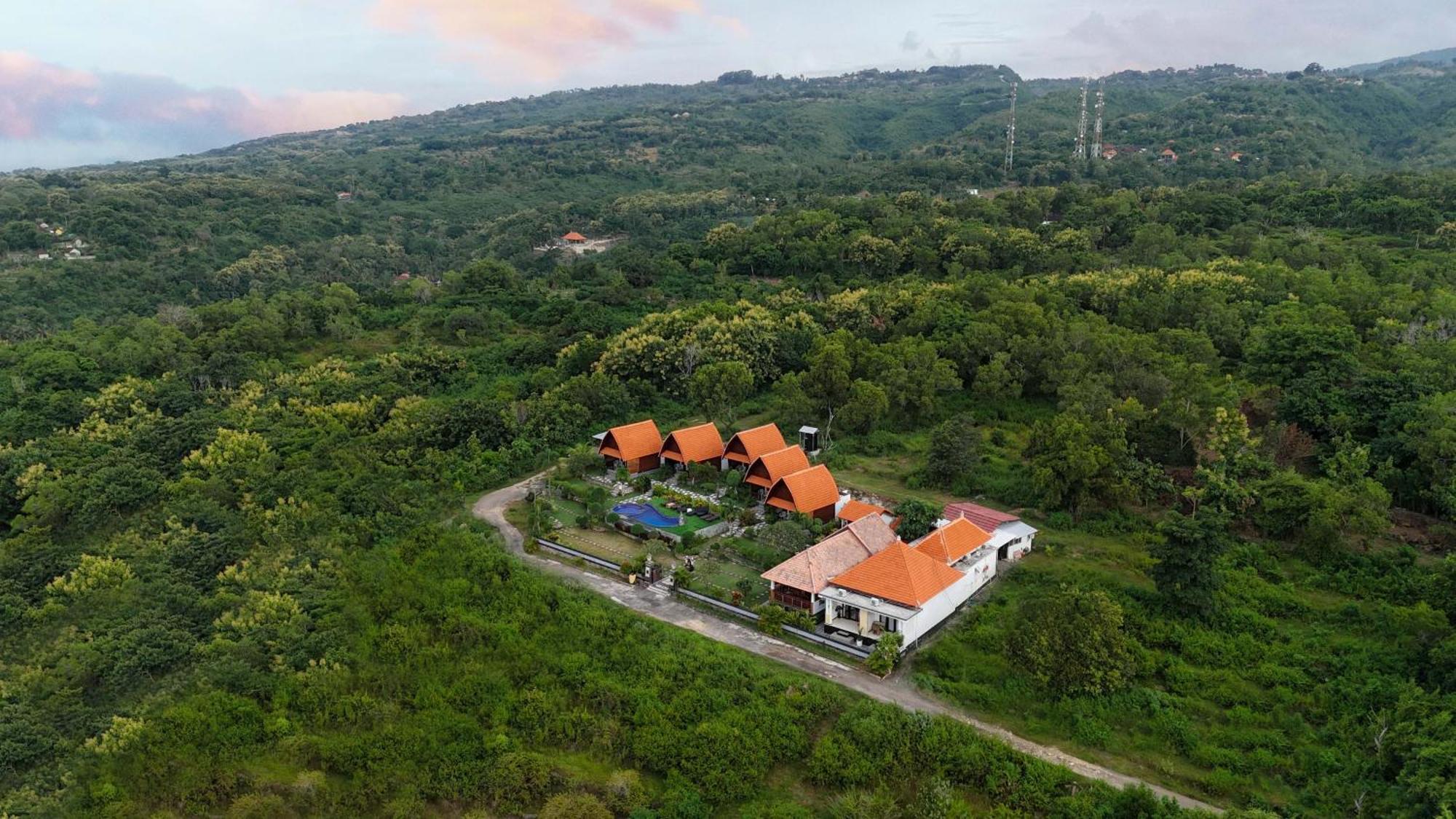 Reynten Hill Resort Batununggul Exterior foto