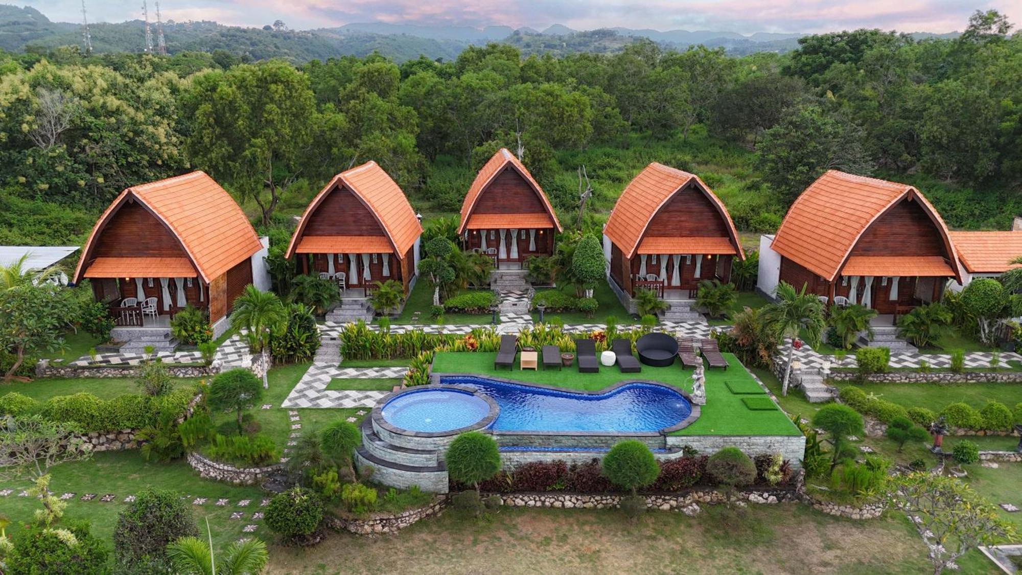 Reynten Hill Resort Batununggul Exterior foto